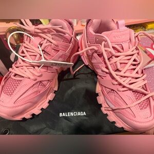 Balenciaga Women's Light Pink Sneakers